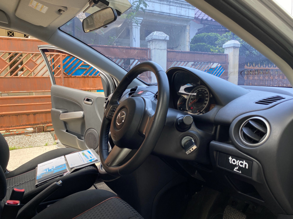 2012 Mazda 2 Hatchback 2012 Mazda 2 Hatchback