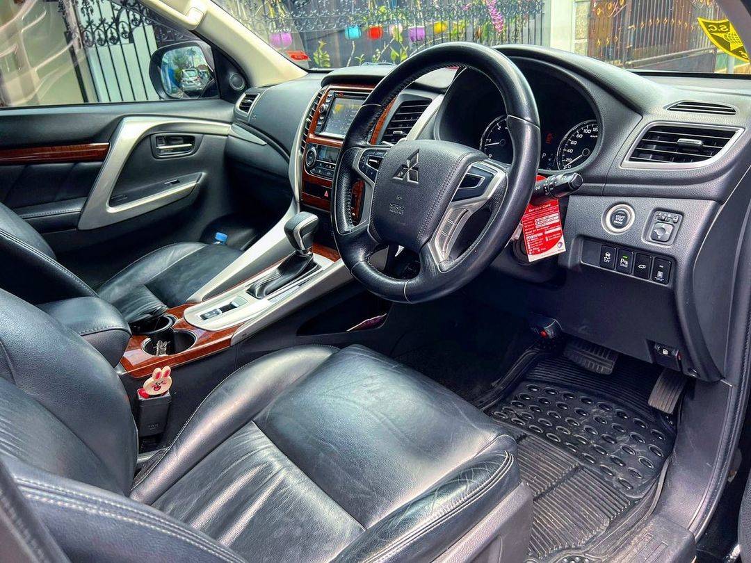 2017 Mitsubishi Pajero Sport 2017 Mitsubishi Pajero Sport