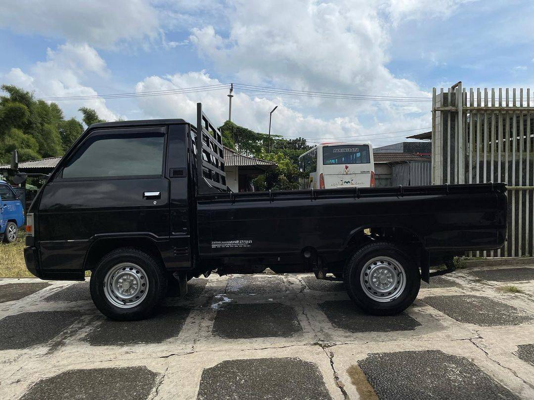 2018 Mitsubishi L300 2018 Mitsubishi L300