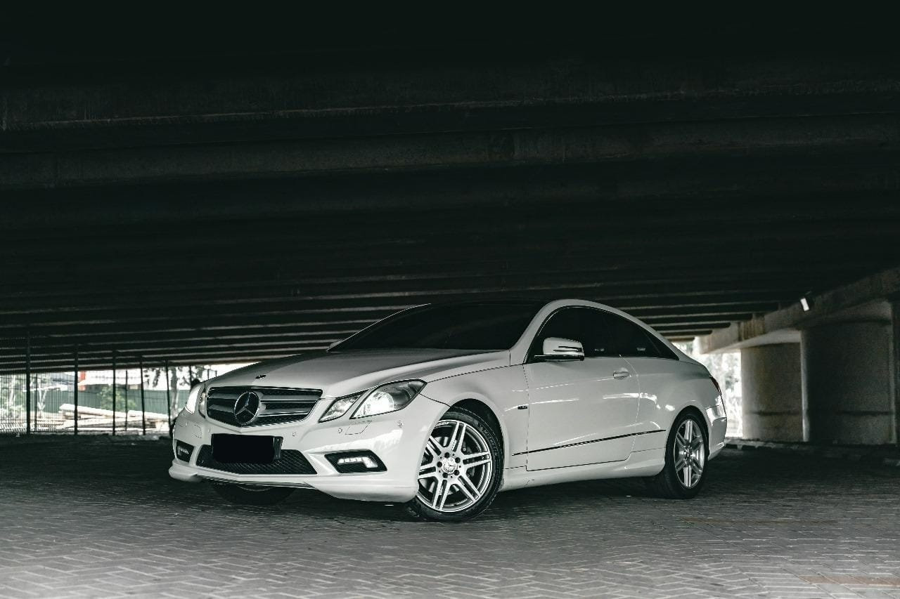 Second Hand 2011 Mercedes Benz E-Class  E 250 AT CBU COUPE Second Hand 2011 Mercedes Benz E-Class  E 250 AT CBU COUPE
