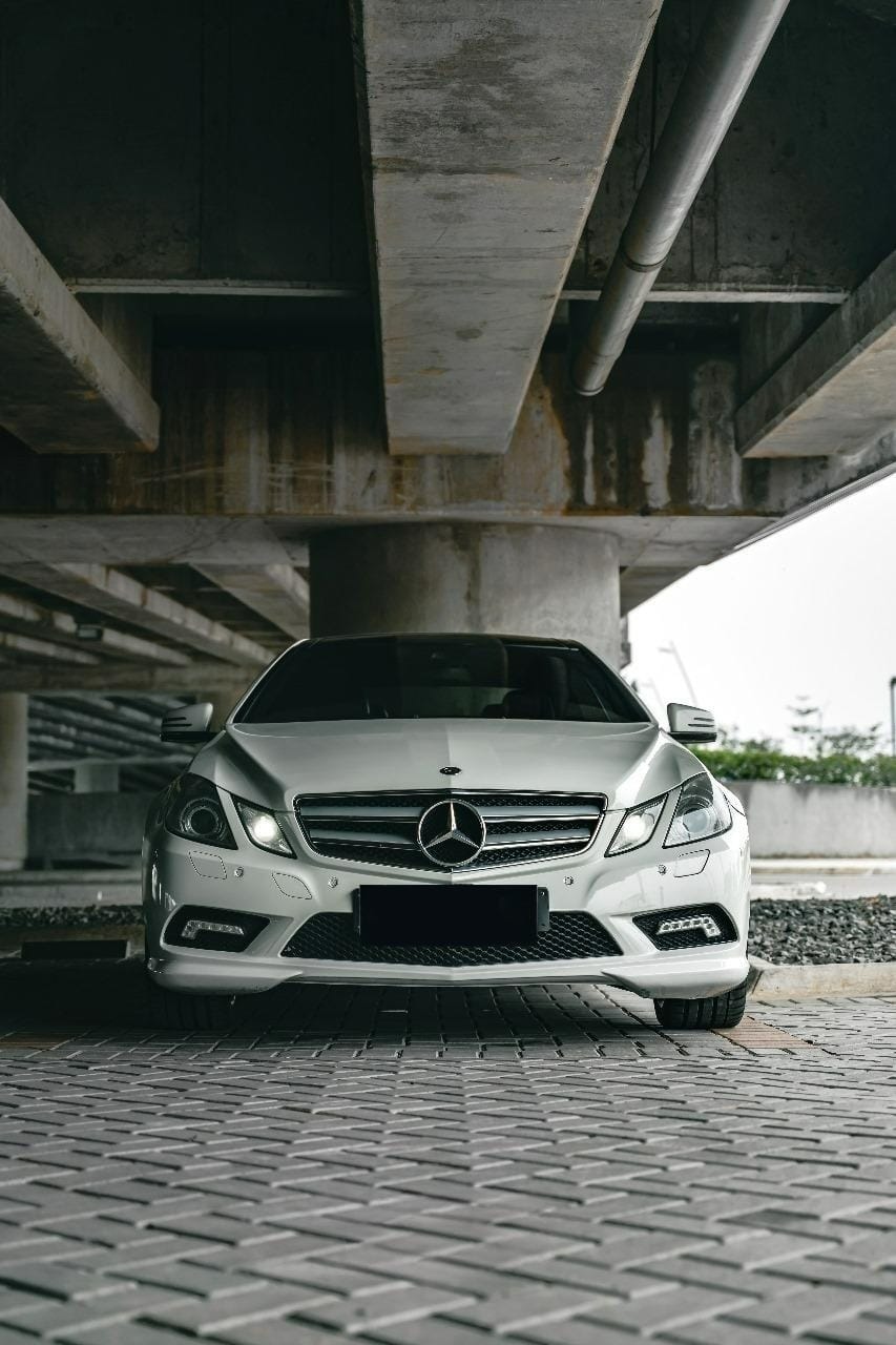2011 Mercedes Benz E-Class  E 250 AT CBU COUPE 2011 Mercedes Benz E-Class  E 250 AT CBU COUPE