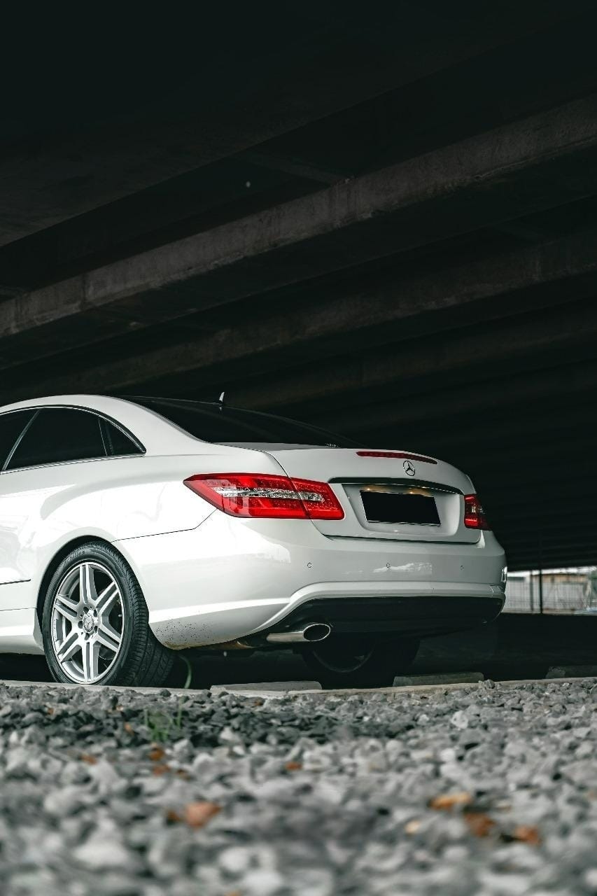 2011 Mercedes Benz E-Class  E 250 AT CBU COUPE 2011 Mercedes Benz E-Class  E 250 AT CBU COUPE