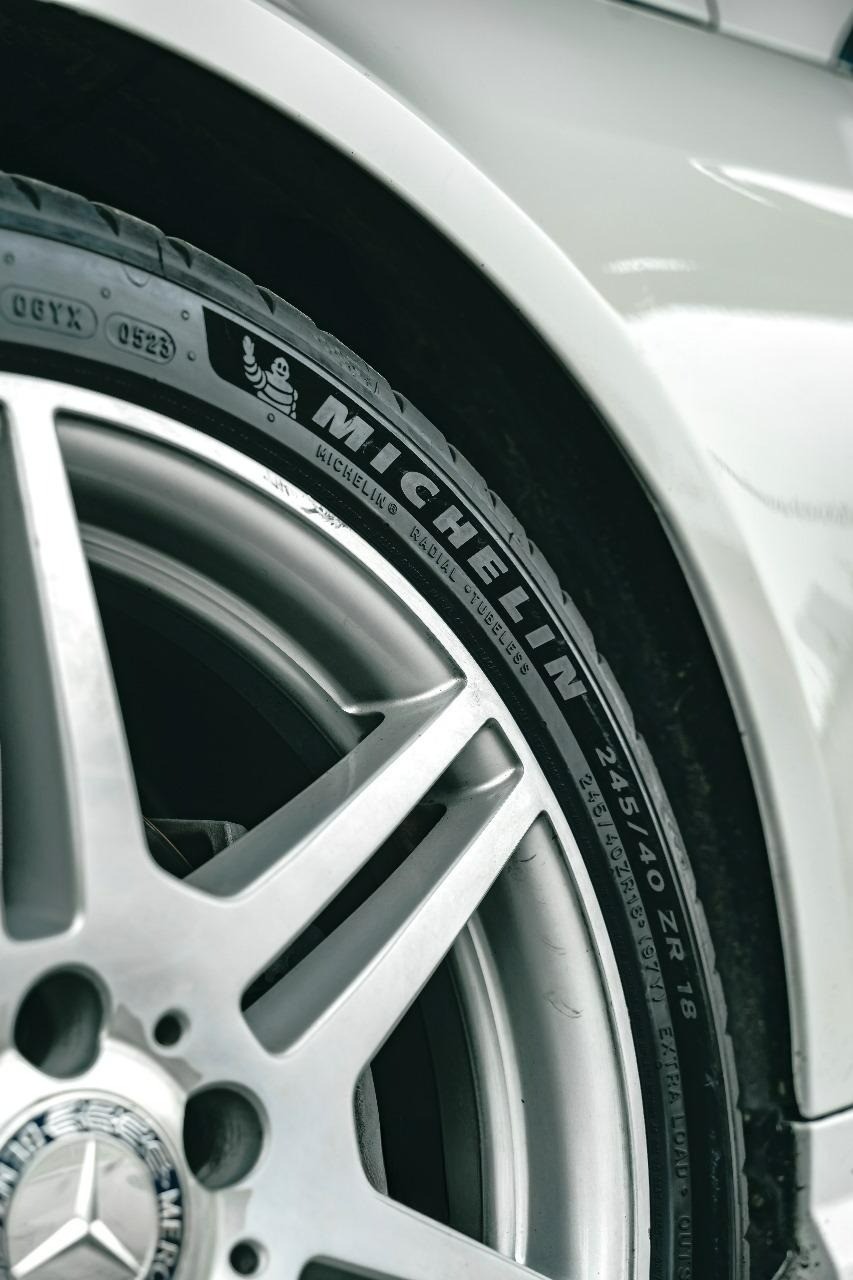 2011 Mercedes Benz E-Class  E 250 AT CBU COUPE 2011 Mercedes Benz E-Class  E 250 AT CBU COUPE