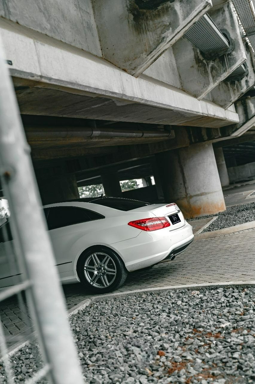2011 Mercedes Benz E-Class  E 250 AT CBU COUPE 2011 Mercedes Benz E-Class  E 250 AT CBU COUPE