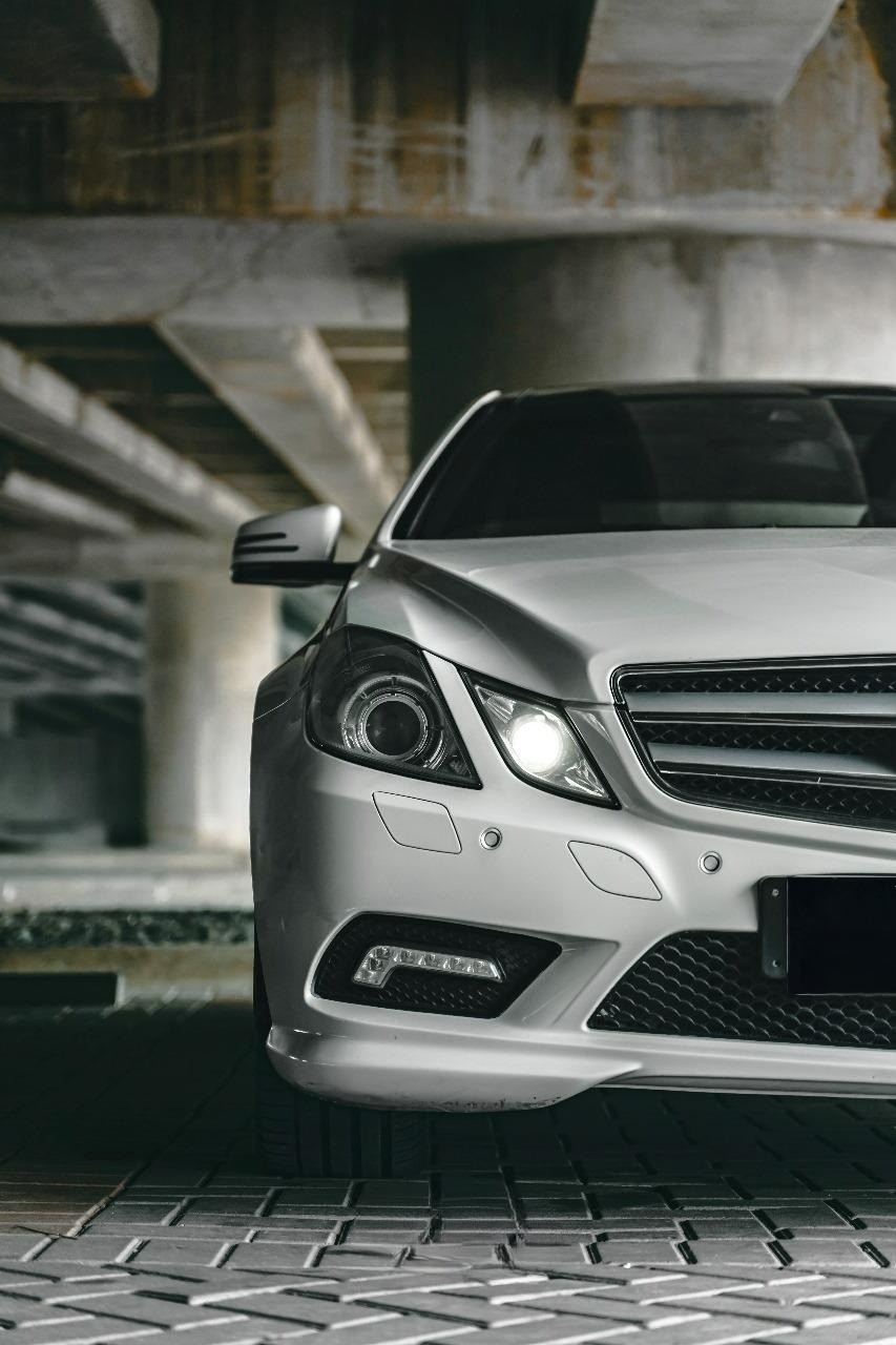 2011 Mercedes Benz E-Class  E 250 AT CBU COUPE 2011 Mercedes Benz E-Class  E 250 AT CBU COUPE