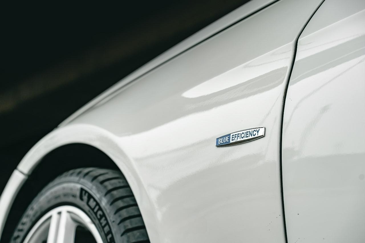 2011 Mercedes Benz E-Class  E 250 AT CBU COUPE 2011 Mercedes Benz E-Class  E 250 AT CBU COUPE