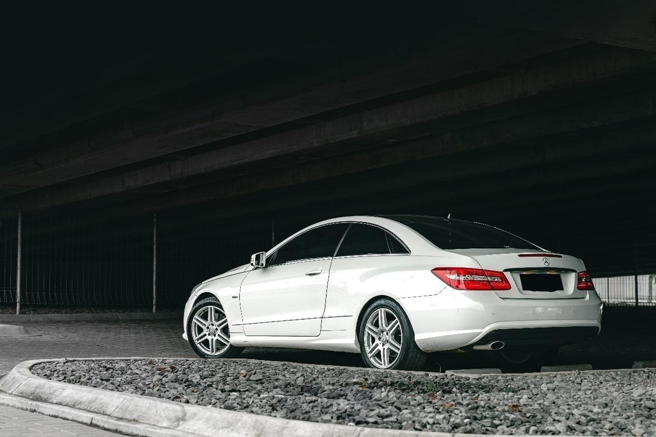 2011 Mercedes Benz E-Class  E 250 AT CBU COUPE 2011 Mercedes Benz E-Class  E 250 AT CBU COUPE