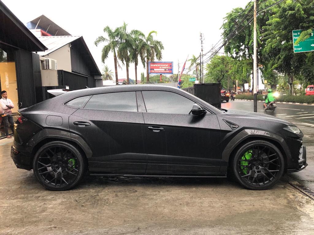 2022 Lamborghini Urus SE 2022 Lamborghini Urus SE