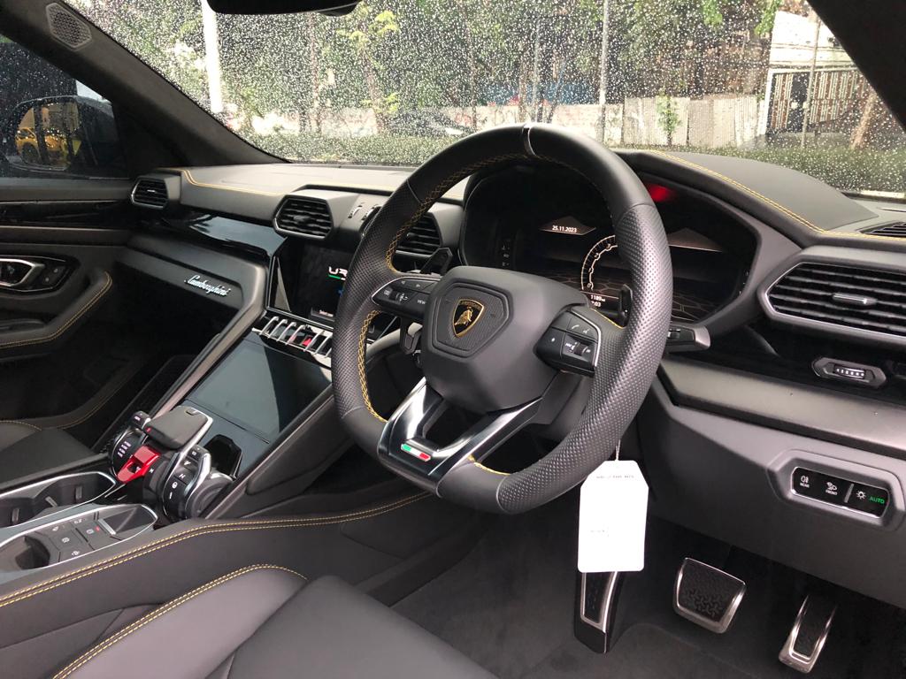 2022 Lamborghini Urus SE 2022 Lamborghini Urus SE