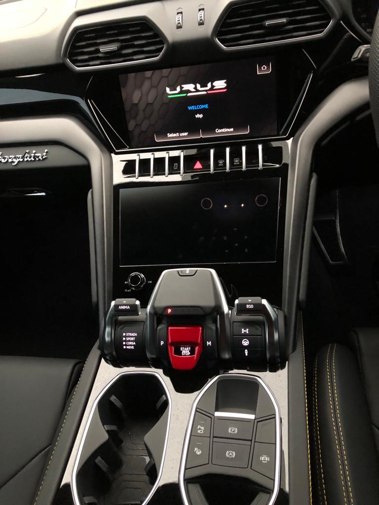 2022 Lamborghini Urus SE 2022 Lamborghini Urus SE