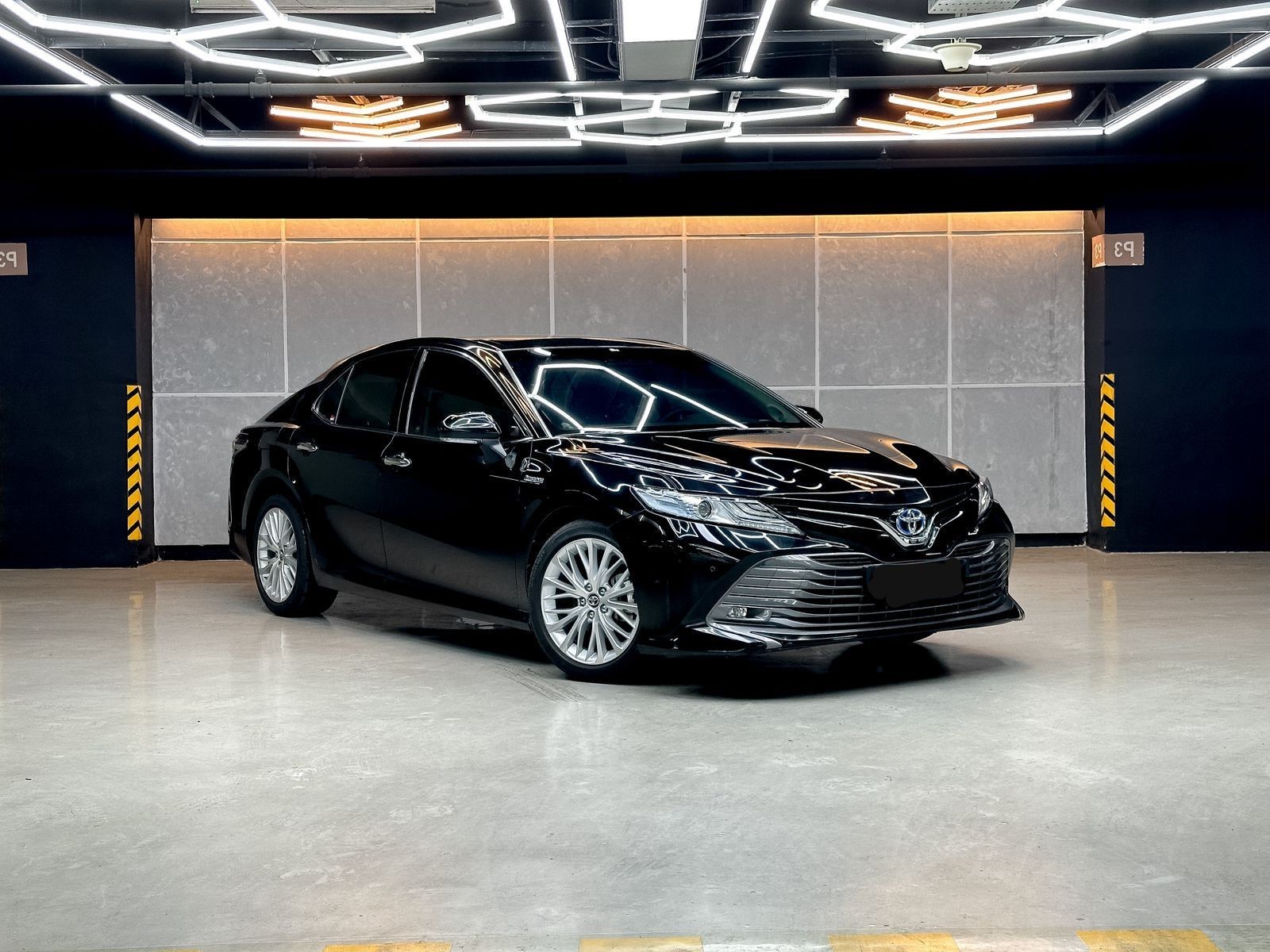 Second Hand 2019 Toyota Camry Hybrid 2.5 HV Second Hand 2019 Toyota Camry Hybrid 2.5 HV