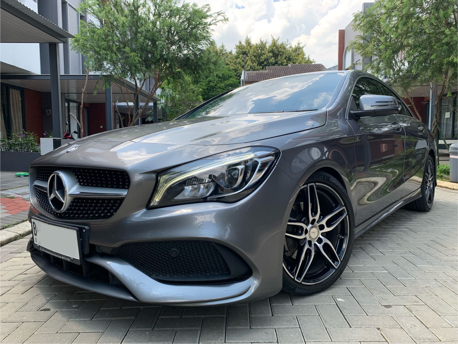 Second Hand 2017 Mercedes Benz CLA-Class  200 AMG Line Second Hand 2017 Mercedes Benz CLA-Class  200 AMG Line