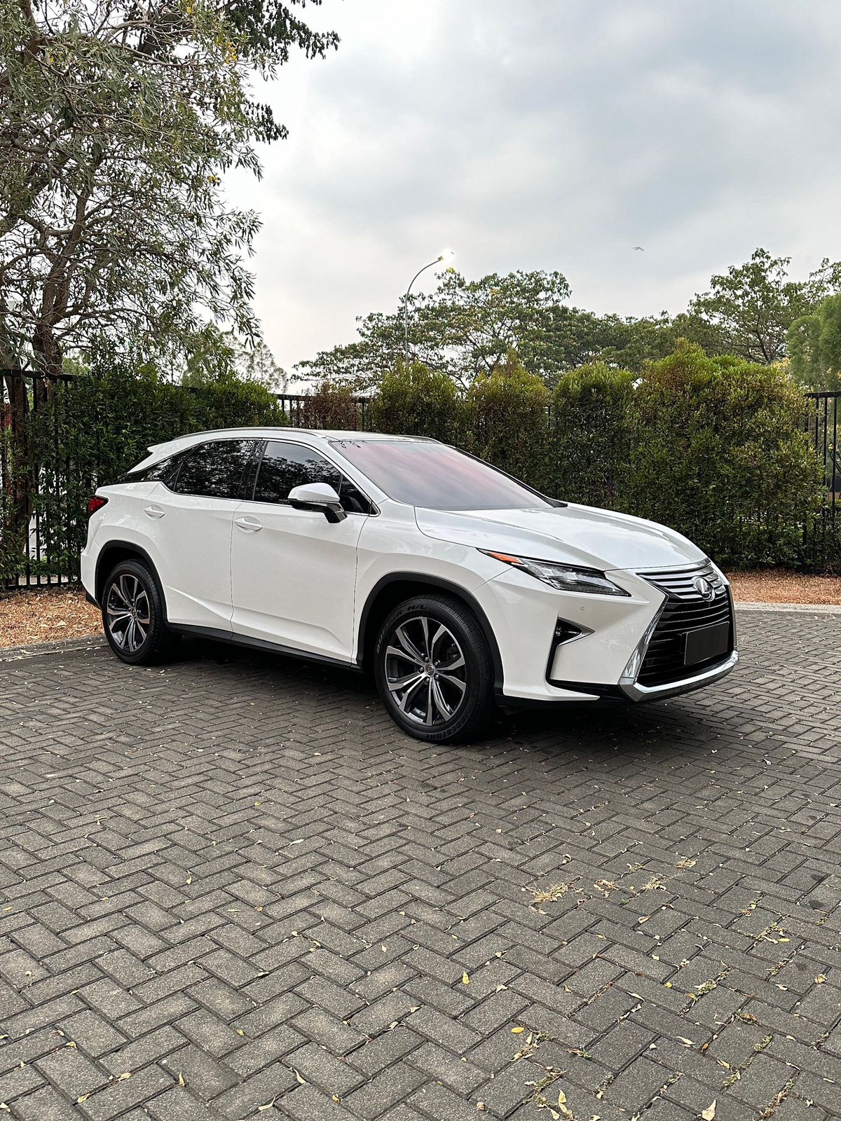 Second Hand 2017 Lexus RX 200T Luxury 4x2 AT Second Hand 2017 Lexus RX 200T Luxury 4x2 AT