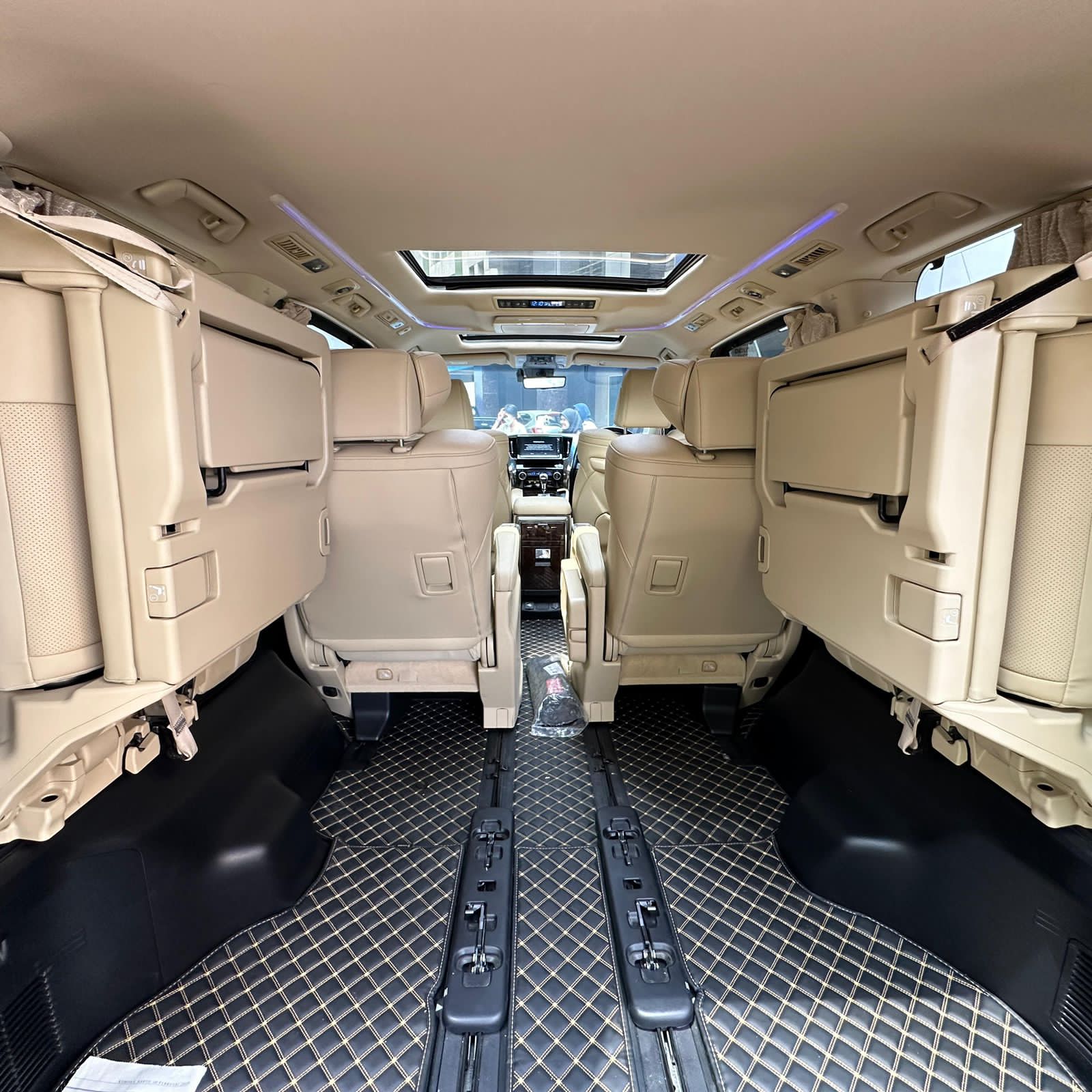 2022 Toyota Alphard  2.5 G A/T 2022 Toyota Alphard  2.5 G A/T