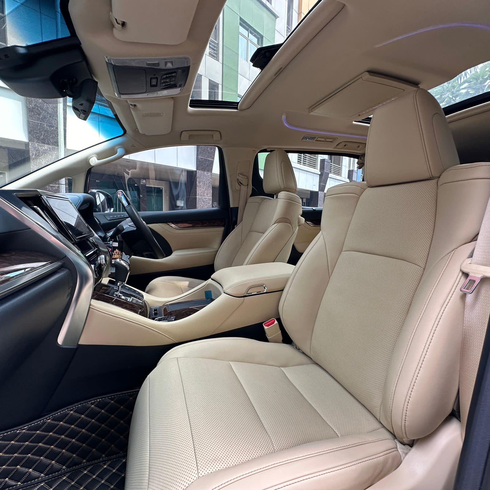 2022 Toyota Alphard  2.5 G A/T 2022 Toyota Alphard  2.5 G A/T