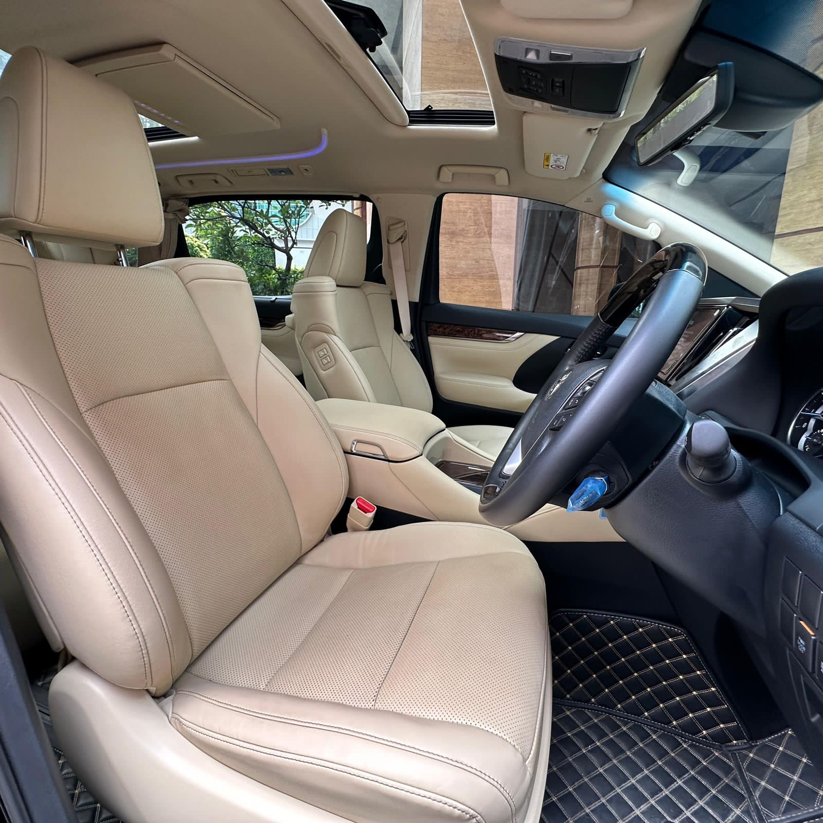 2022 Toyota Alphard  2.5 G A/T 2022 Toyota Alphard  2.5 G A/T