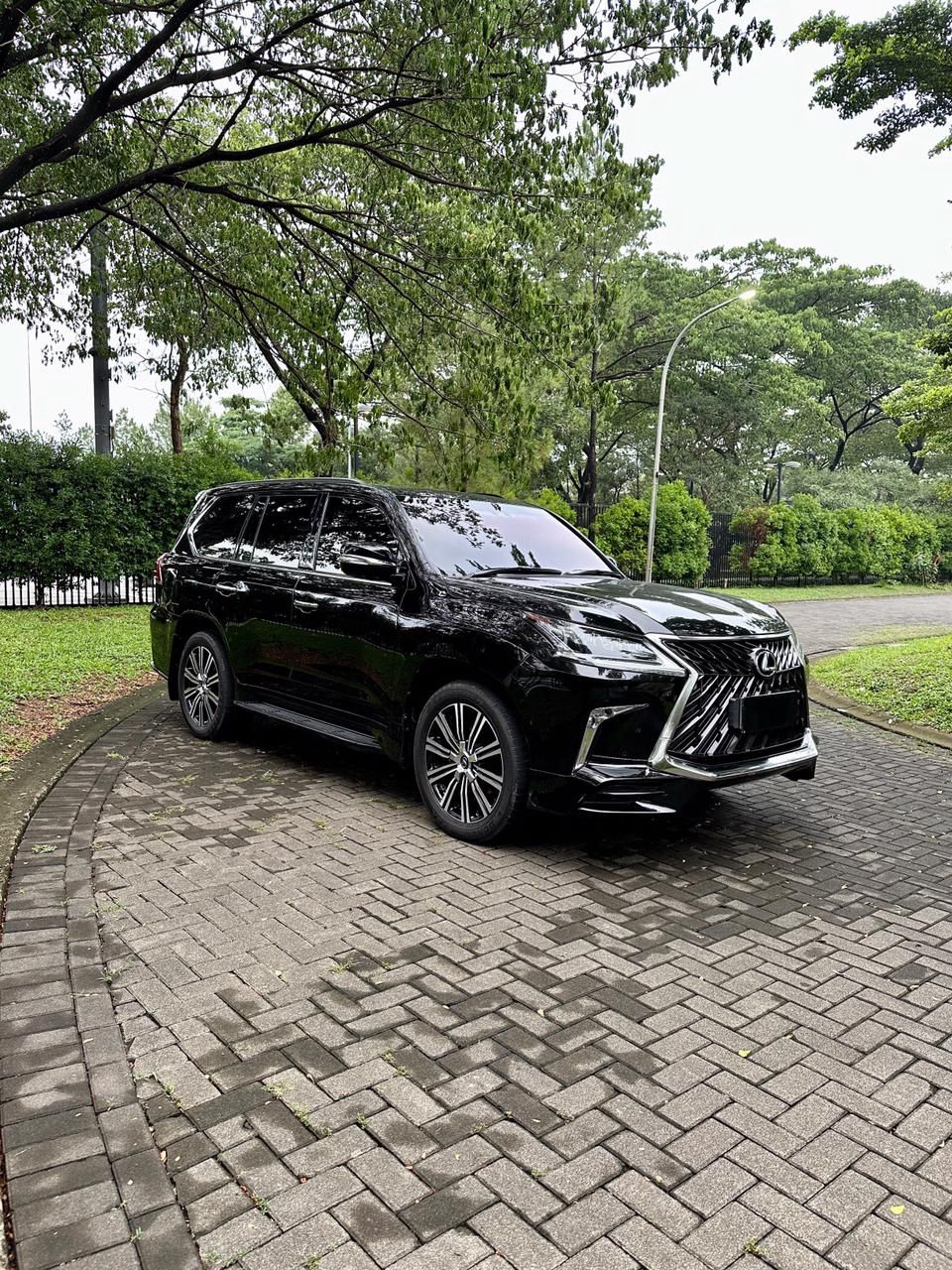 2019 Lexus LX 570 5.7 AT 2019 Lexus LX 570 5.7 AT