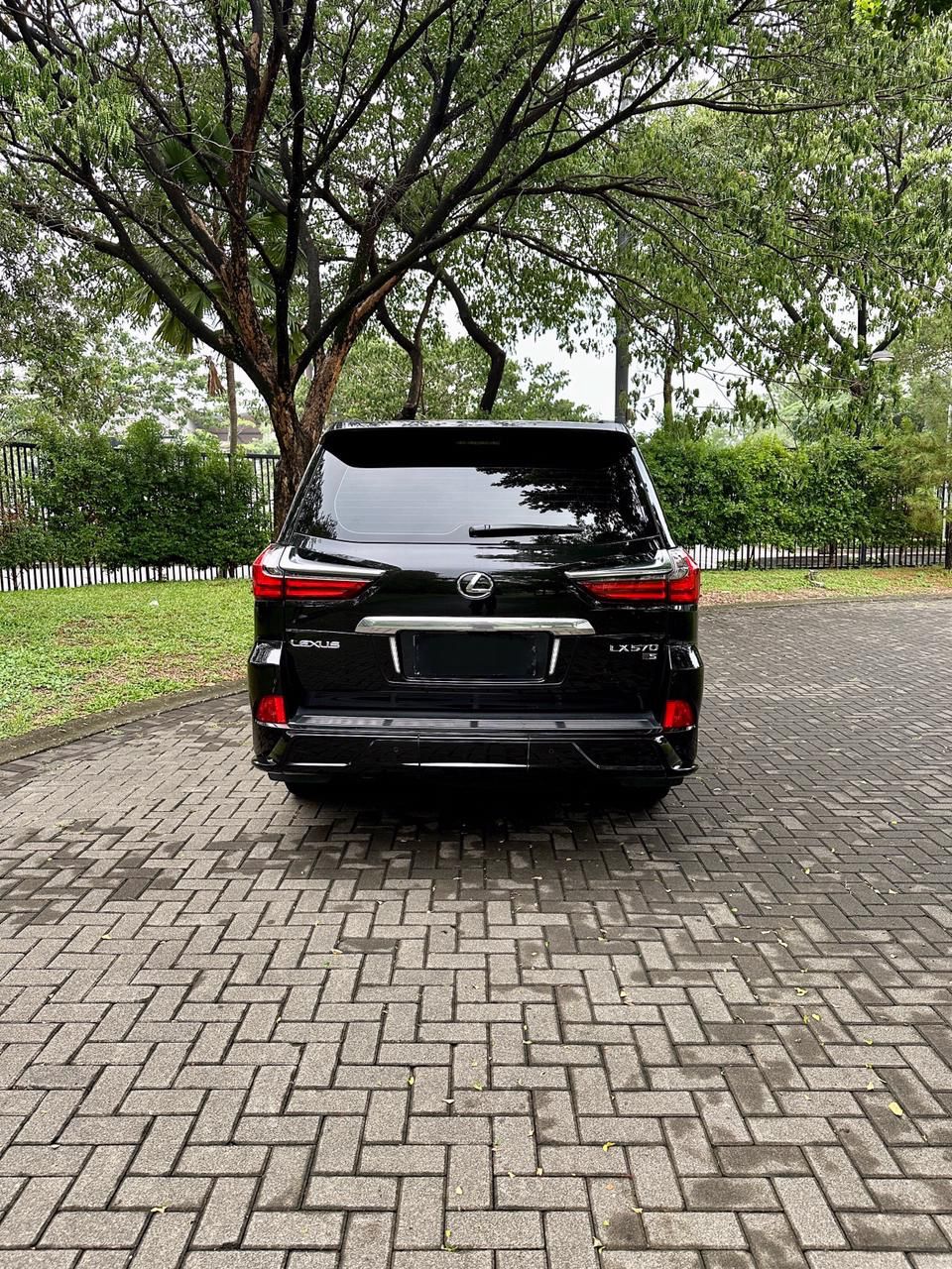 2019 Lexus LX 570 5.7 AT 2019 Lexus LX 570 5.7 AT