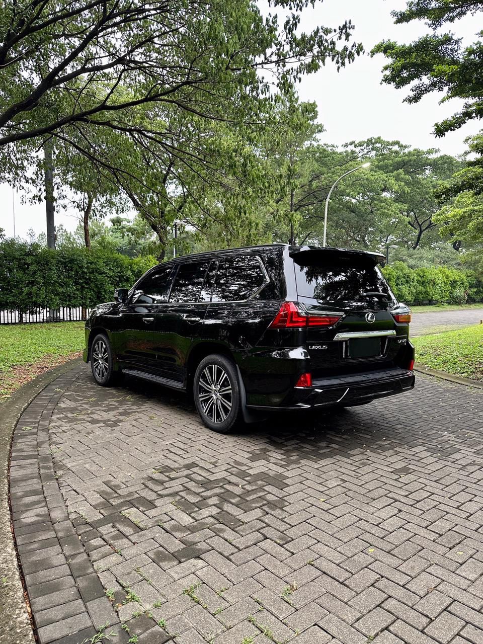 2019 Lexus LX 570 5.7 AT 2019 Lexus LX 570 5.7 AT