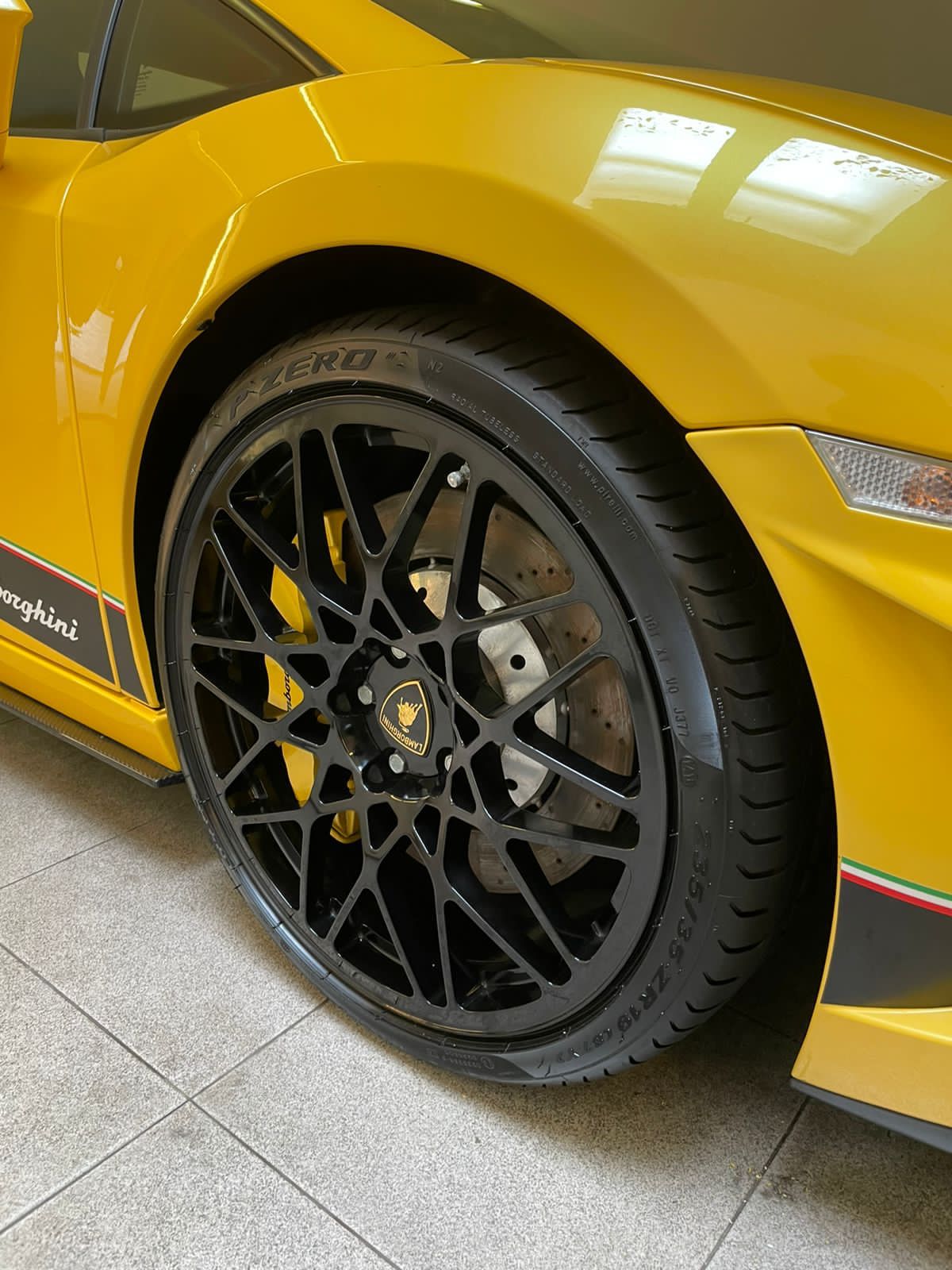 2013 Lamborghini Gallardo LP 550 2 COUPE 2013 Lamborghini Gallardo LP 550 2 COUPE