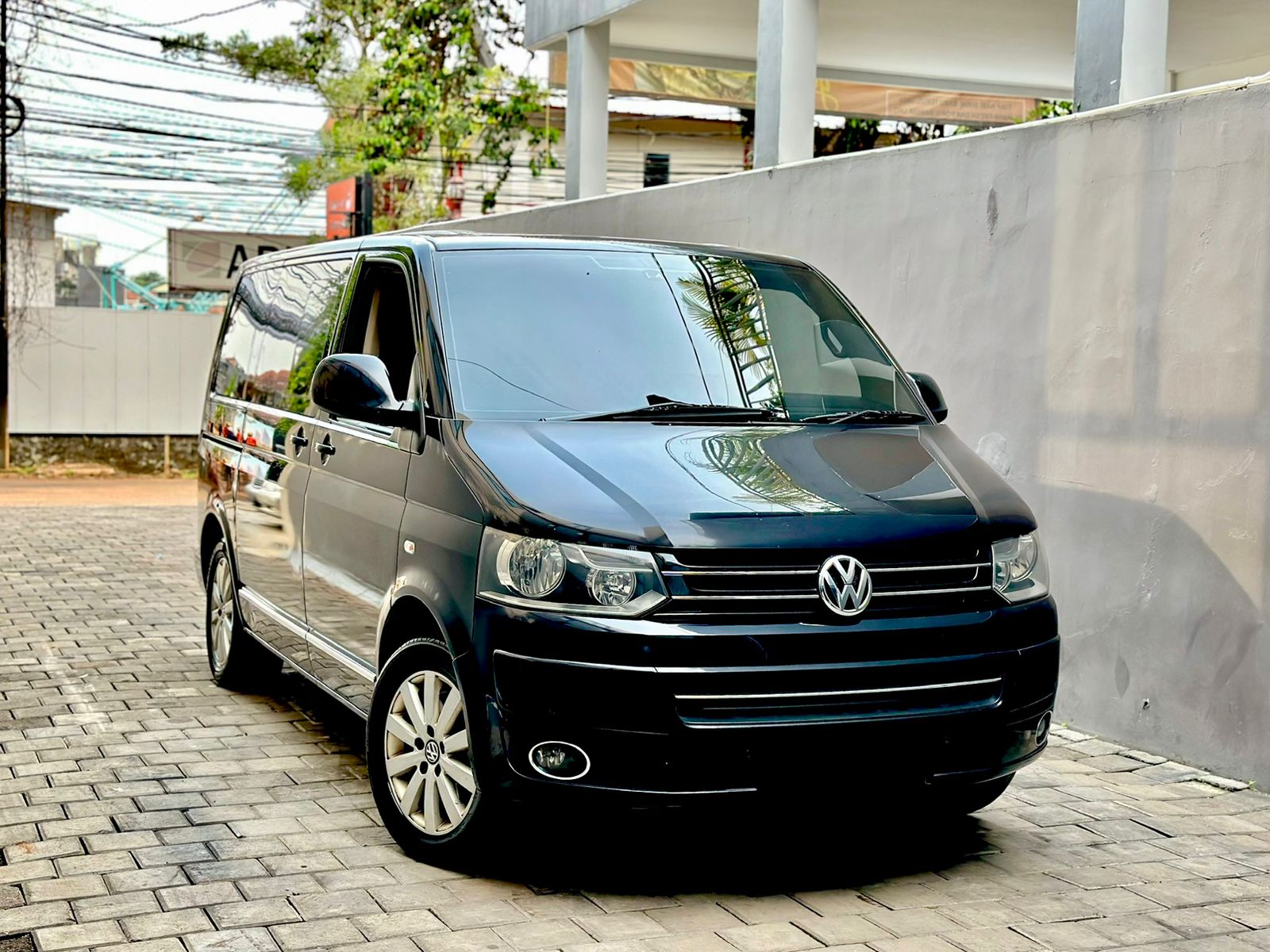 Second Hand 2010 Volkswagen Caravelle 2.0L TDI Second Hand 2010 Volkswagen Caravelle 2.0L TDI