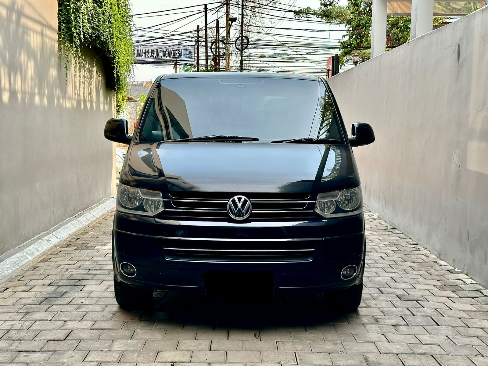 2010 Volkswagen Caravelle 2.0L TDI 2010 Volkswagen Caravelle 2.0L TDI