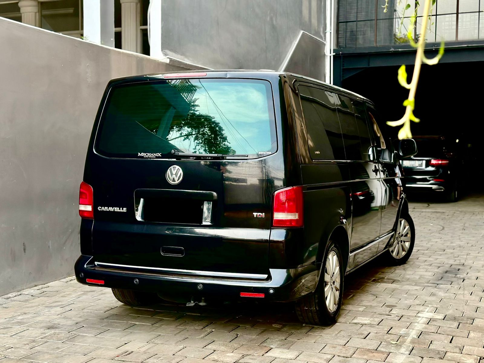 2010 Volkswagen Caravelle 2.0L TDI 2010 Volkswagen Caravelle 2.0L TDI