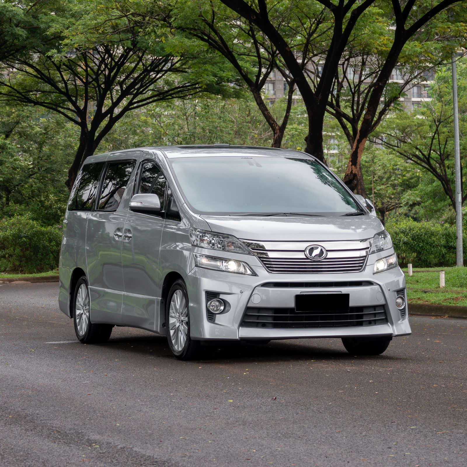 2013 Toyota Vellfire  2.4 ZG AT AUDIOLESS Bekas 2013 Toyota Vellfire  2.4 ZG AT AUDIOLESS Bekas