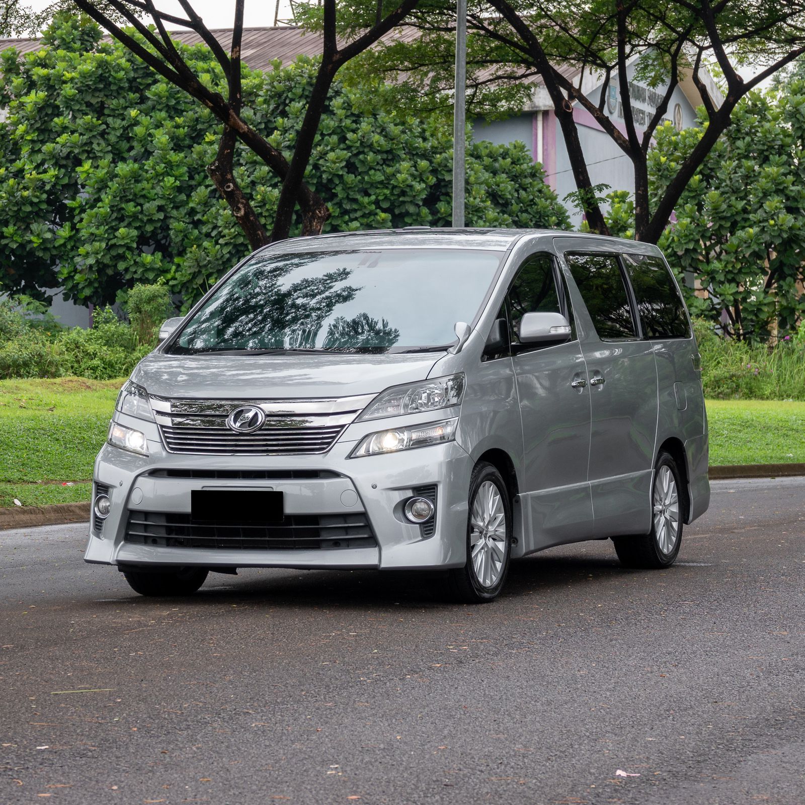 2013 Toyota Vellfire  2.4 ZG AT AUDIOLESS 2013 Toyota Vellfire  2.4 ZG AT AUDIOLESS