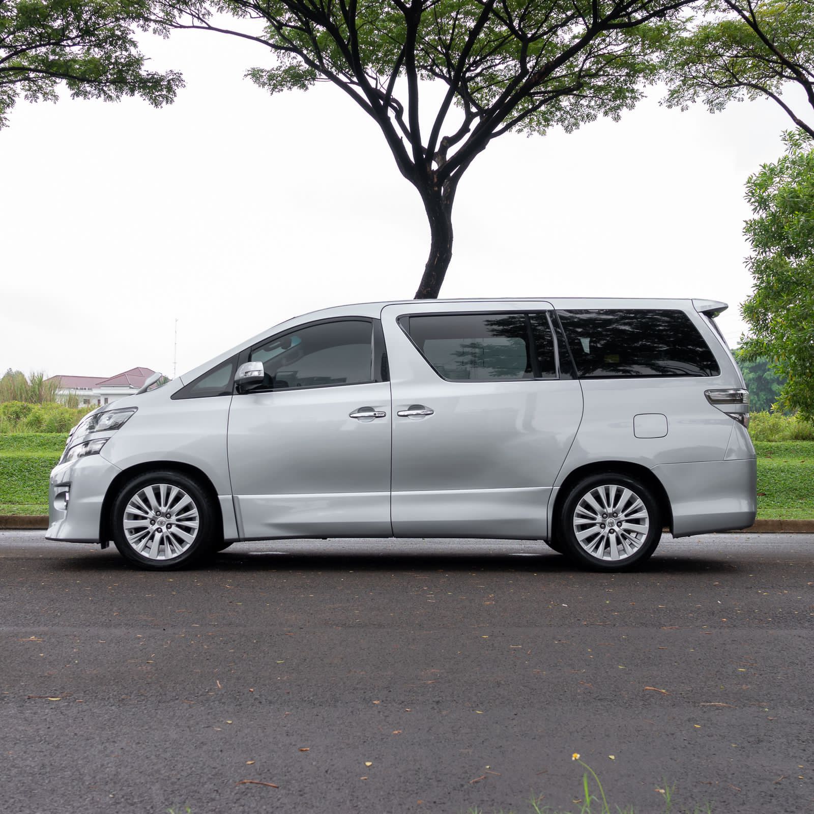 2013 Toyota Vellfire  2.4 ZG AT AUDIOLESS 2013 Toyota Vellfire  2.4 ZG AT AUDIOLESS