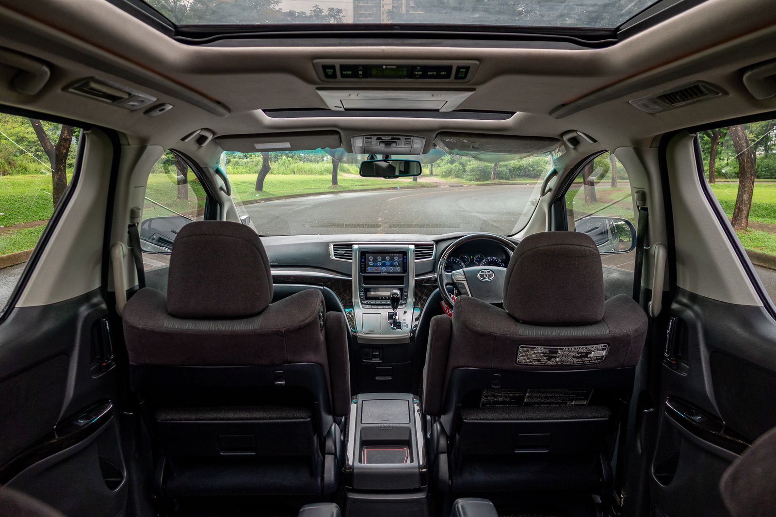 2013 Toyota Vellfire  2.4 ZG AT AUDIOLESS 2013 Toyota Vellfire  2.4 ZG AT AUDIOLESS