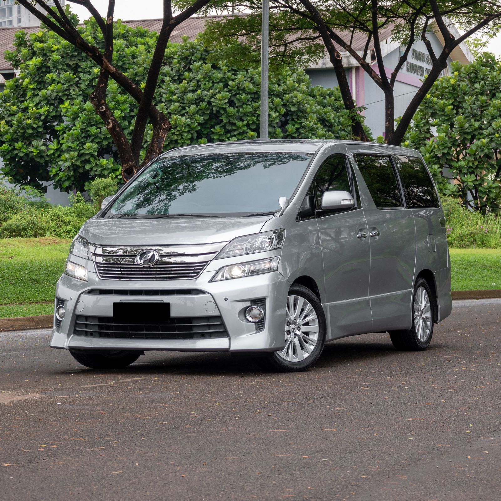 2013 Toyota Vellfire  2.4 ZG AT AUDIOLESS 2013 Toyota Vellfire  2.4 ZG AT AUDIOLESS