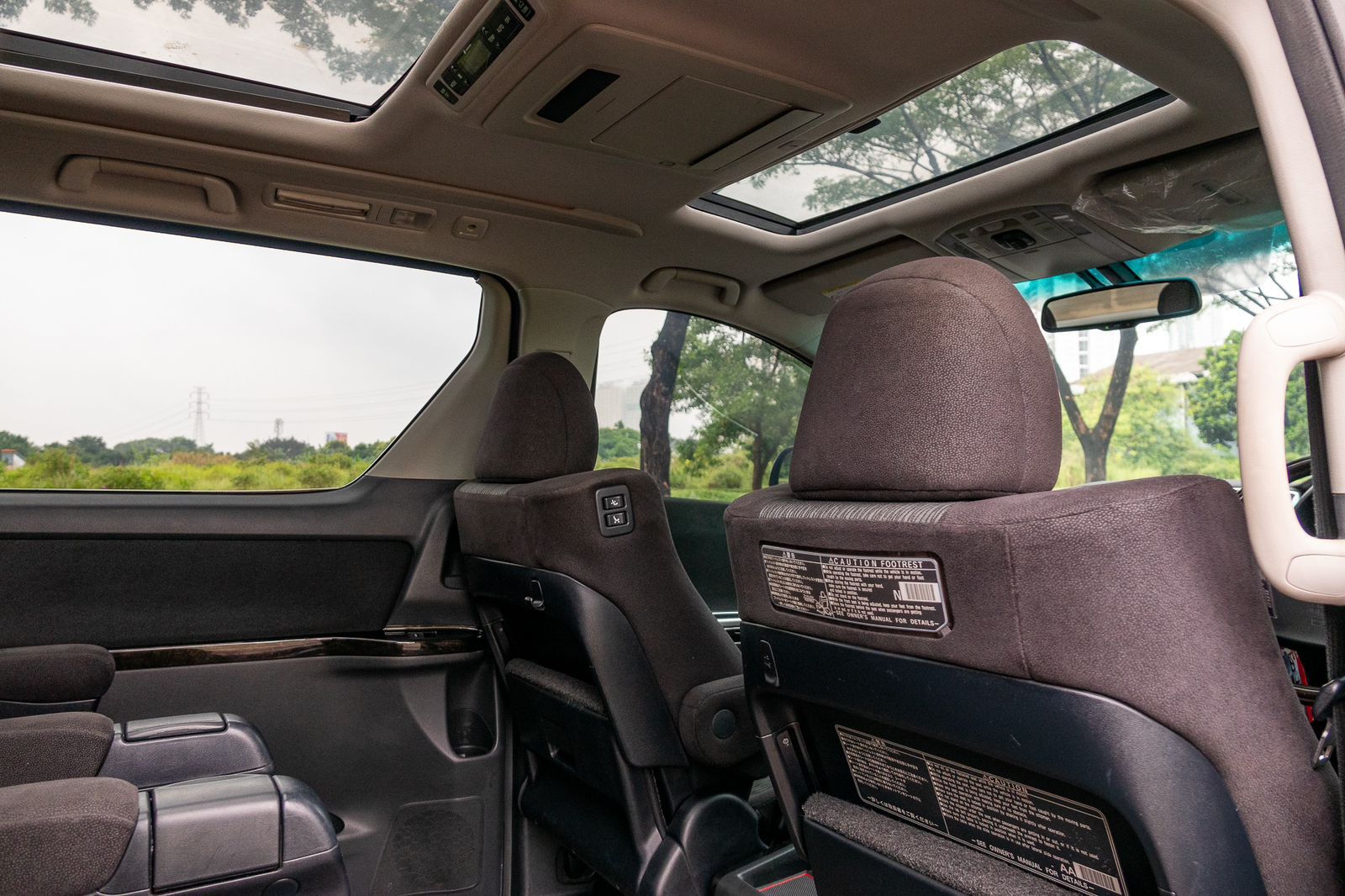 2013 Toyota Vellfire  2.4 ZG AT AUDIOLESS 2013 Toyota Vellfire  2.4 ZG AT AUDIOLESS