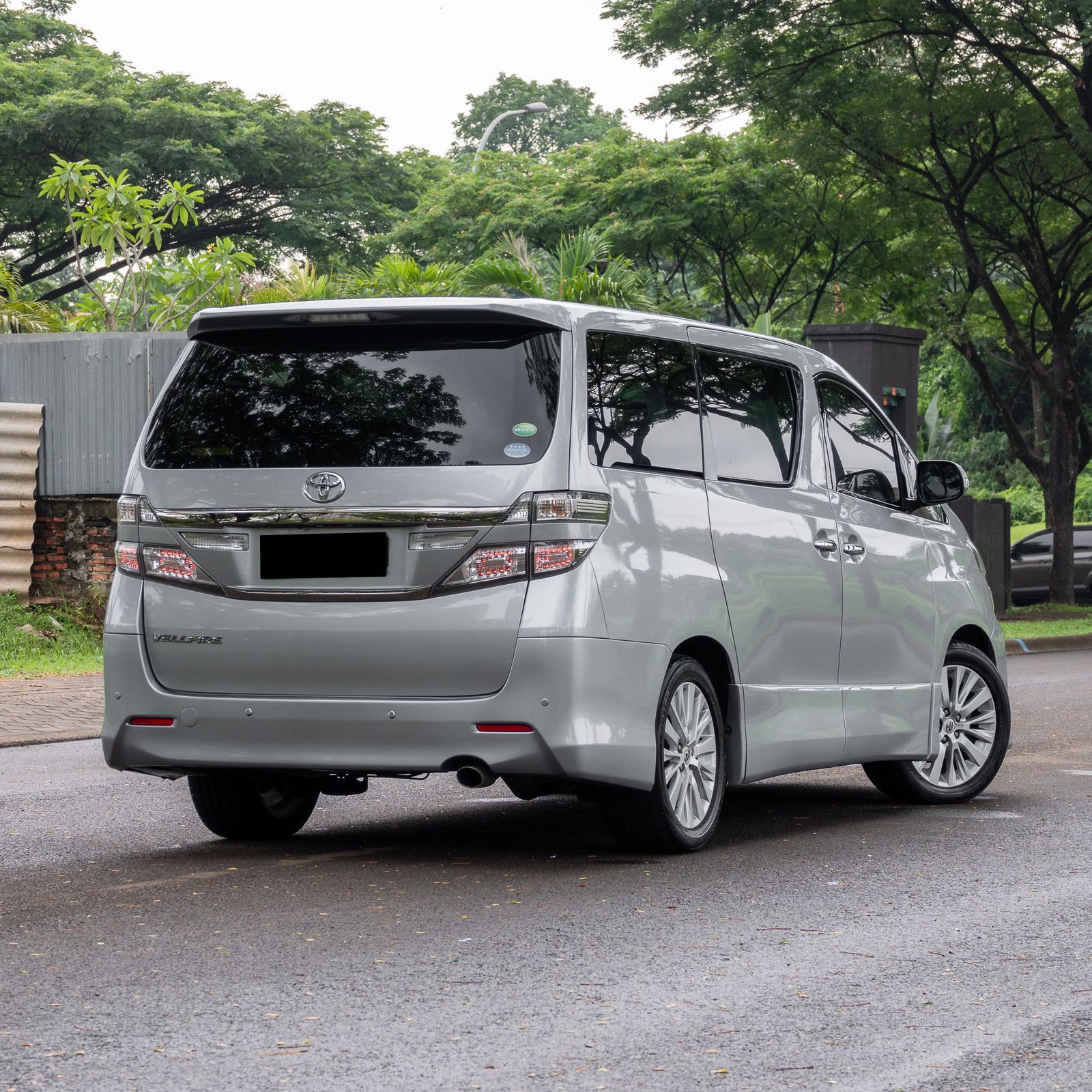 2013 Toyota Vellfire  2.4 ZG AT AUDIOLESS 2013 Toyota Vellfire  2.4 ZG AT AUDIOLESS