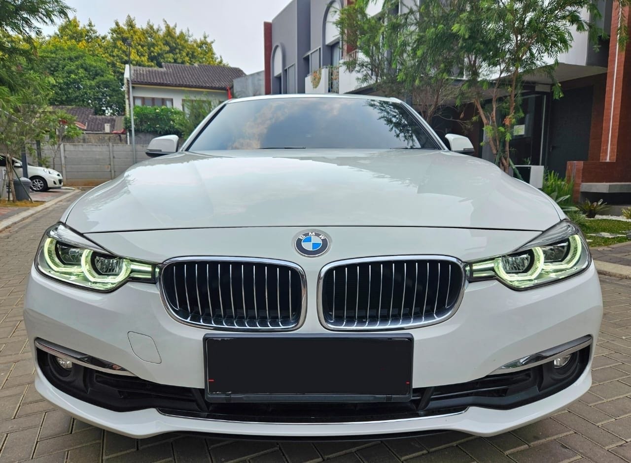 2018 BMW 3 Series Gran Turismo 320i LUXURY 2018 BMW 3 Series Gran Turismo 320i LUXURY