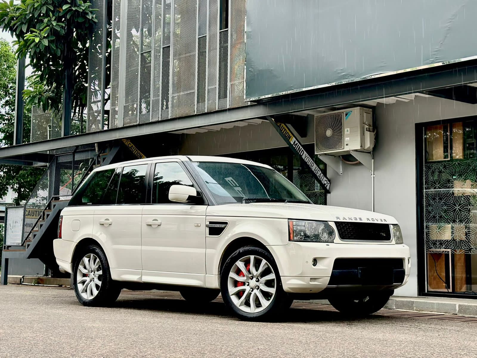 Land Rover Range Rover Sport Bekas