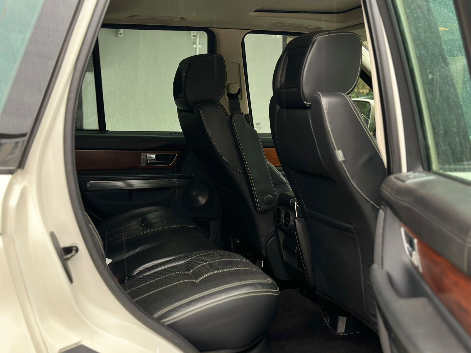 2010 Land Rover Range Rover Sport  5.0 L V8 2010 Land Rover Range Rover Sport  5.0 L V8