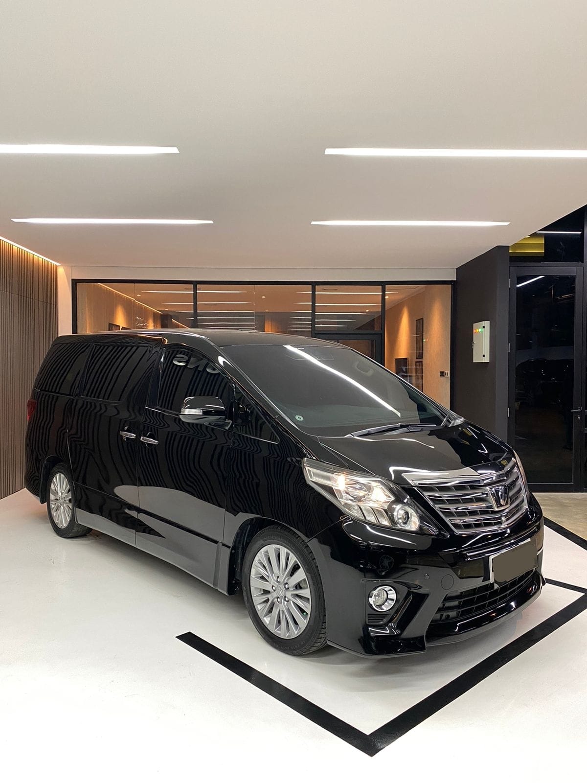 2013 Toyota Alphard  SC 2.4 AT 2013 Toyota Alphard  SC 2.4 AT
