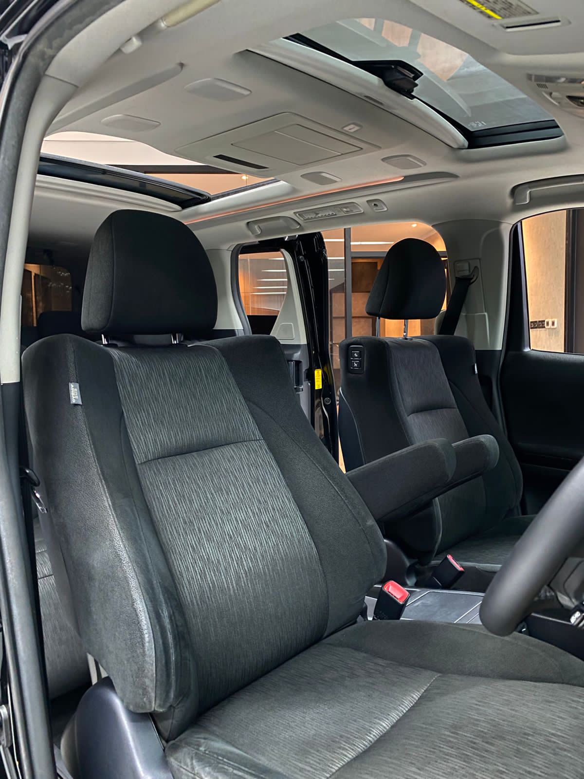 2013 Toyota Alphard  SC 2.4 AT 2013 Toyota Alphard  SC 2.4 AT