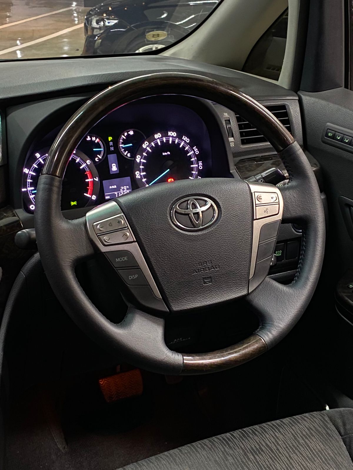 2013 Toyota Alphard  SC 2.4 AT 2013 Toyota Alphard  SC 2.4 AT