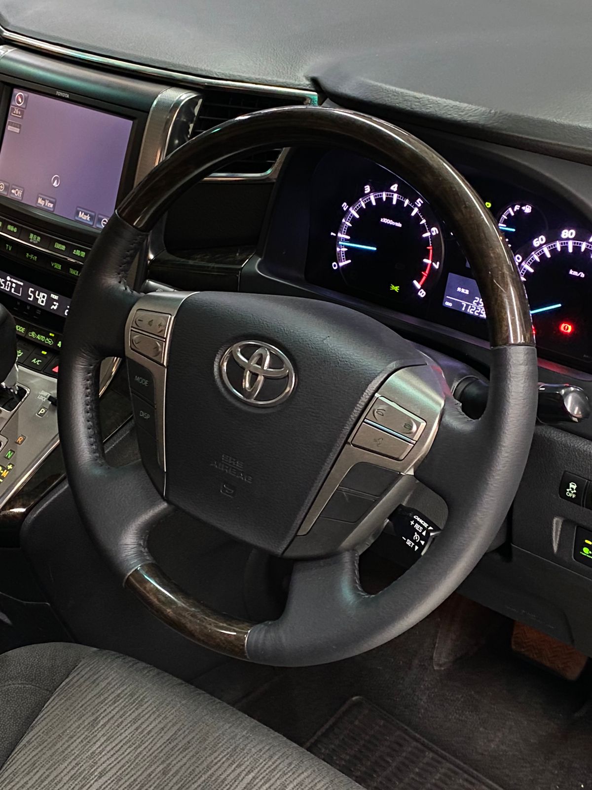 2013 Toyota Alphard  SC 2.4 AT 2013 Toyota Alphard  SC 2.4 AT