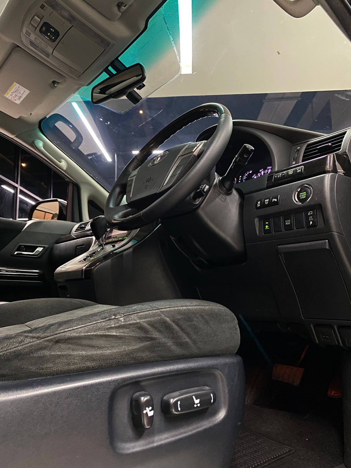 2013 Toyota Alphard  SC 2.4 AT 2013 Toyota Alphard  SC 2.4 AT