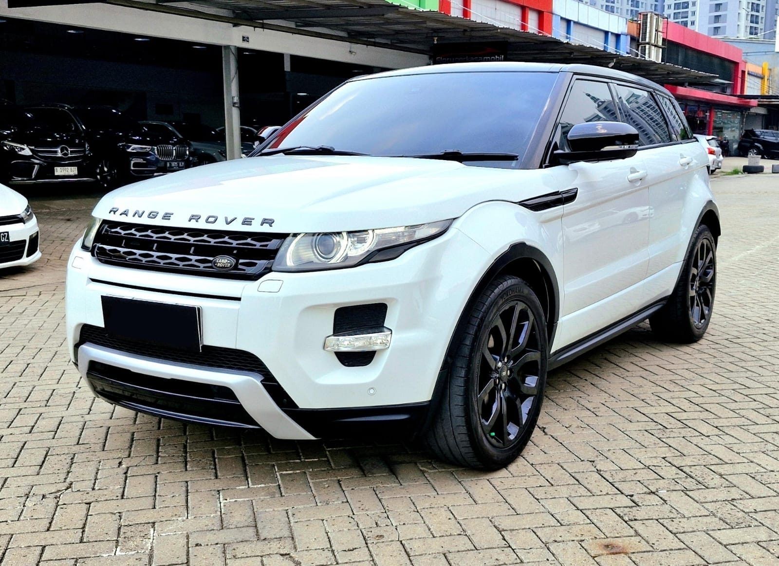 2013 Land Rover Range Rover Evoque HSE Dynamic Si4 Petrol 9-Speed Automatic 240PS 2013 Land Rover Range Rover Evoque HSE Dynamic Si4 Petrol 9-Speed Automatic 240PS