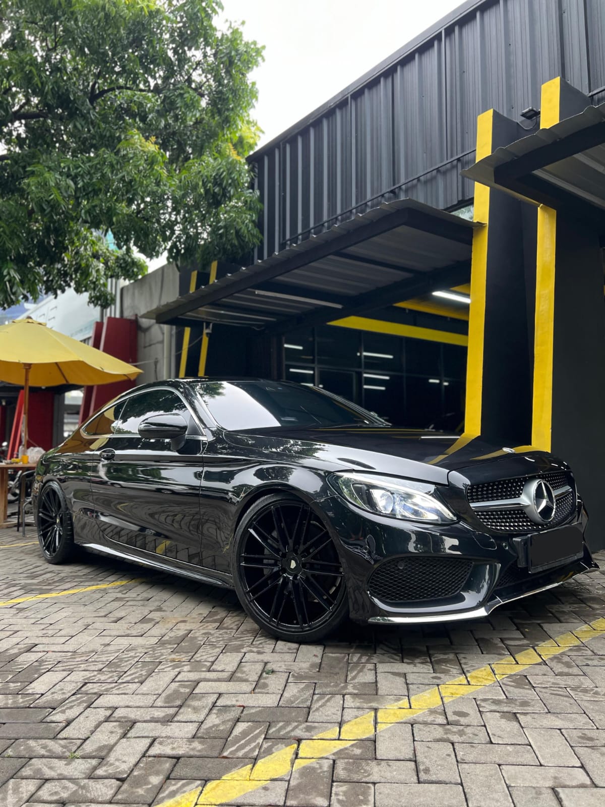 Second Hand 2018 Mercedes Benz C-Class Coupe C 300 Coupe AMG Line Second Hand 2018 Mercedes Benz C-Class Coupe C 300 Coupe AMG Line