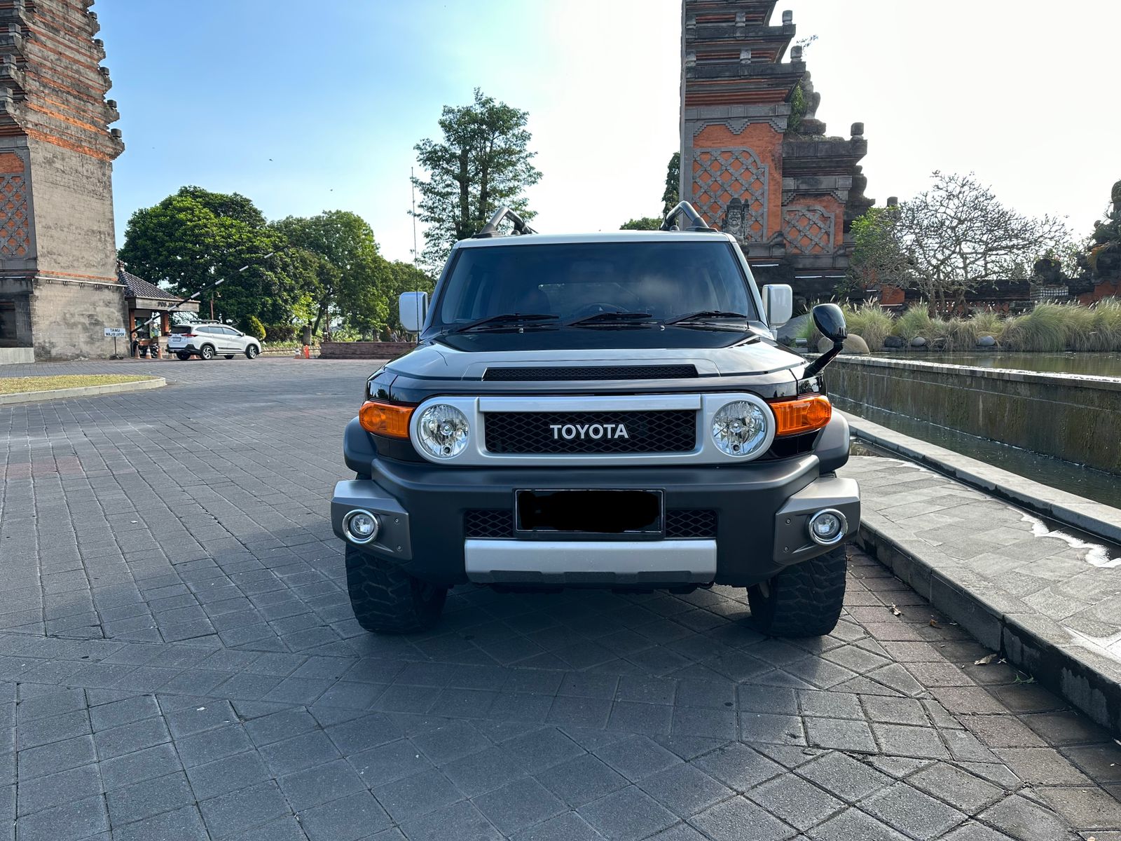 Second Hand 2012 Toyota FJ Cruiser AT Second Hand 2012 Toyota FJ Cruiser AT