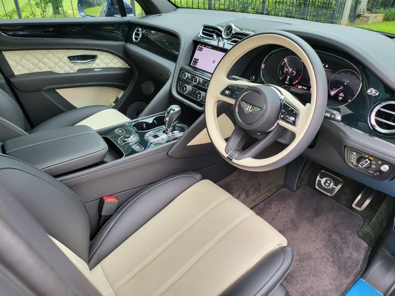 2022 Bentley Bentayga 4.0 L 2022 Bentley Bentayga 4.0 L