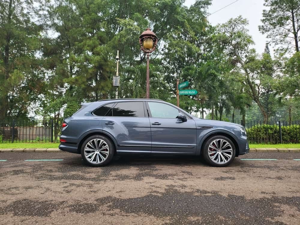 2022 Bentley Bentayga 4.0 L 2022 Bentley Bentayga 4.0 L