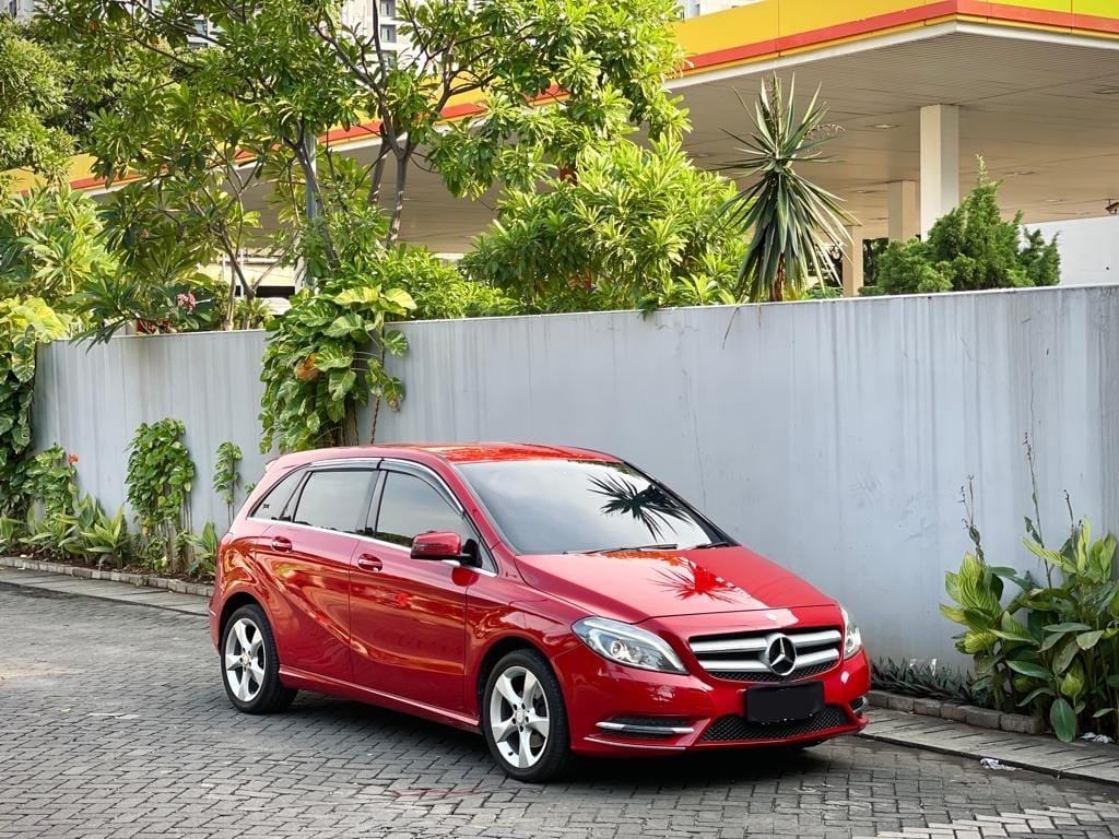 Second Hand 2013 Mercedes Benz B-Class  B 200 Sport Second Hand 2013 Mercedes Benz B-Class  B 200 Sport