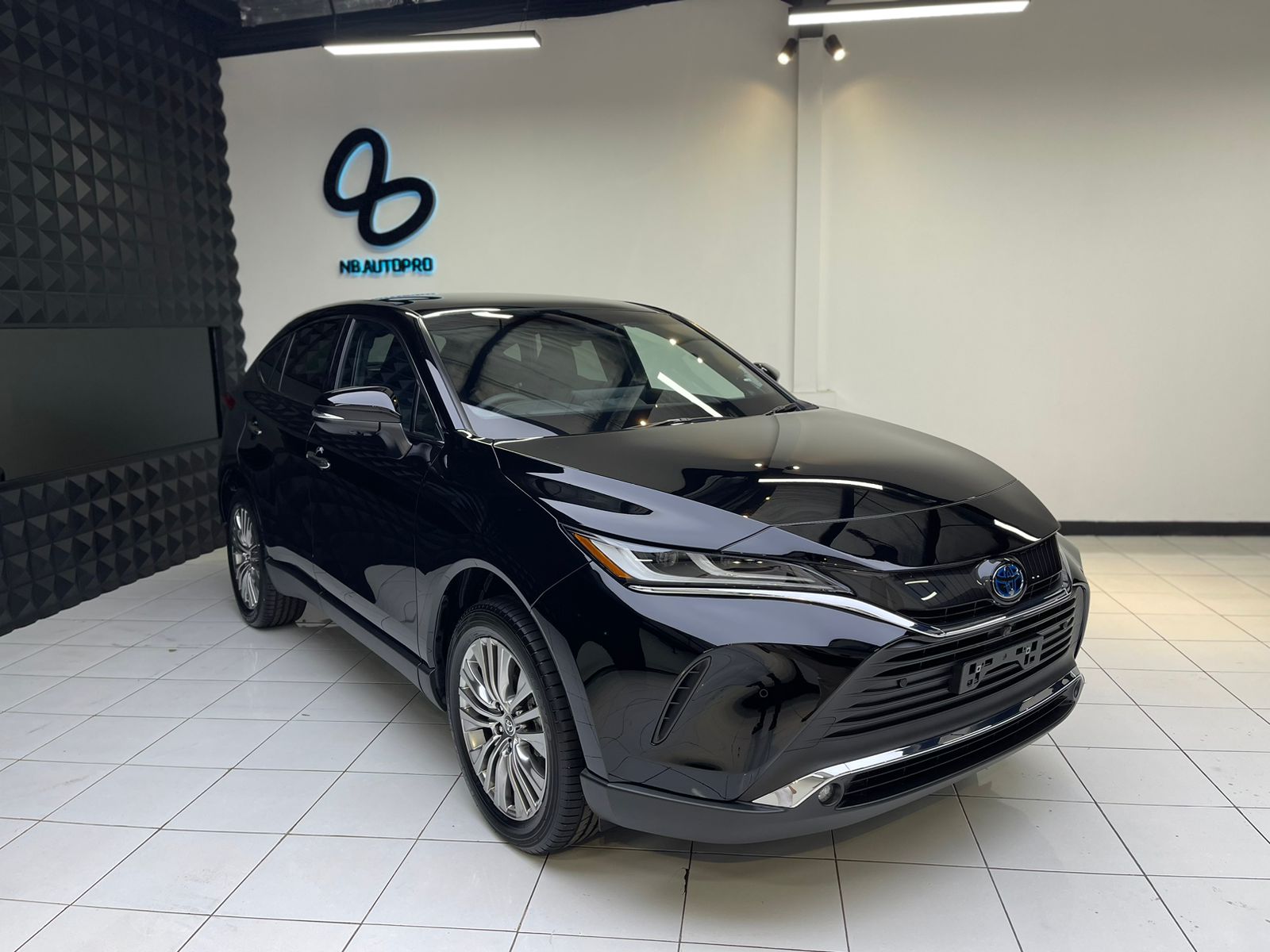 Second Hand 2023 Toyota Harrier 2.5 AT HYBRID Second Hand 2023 Toyota Harrier 2.5 AT HYBRID