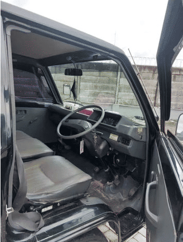 2015 Mitsubishi L300 2015 Mitsubishi L300